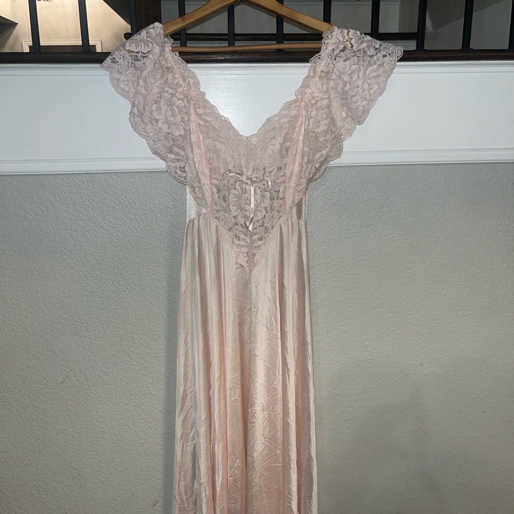 Vintage Olga Lingerie Slip Dress Sleep Full Sweep Nightgown Lace Gorgeous Piece!